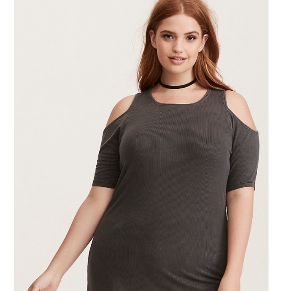 torrid super soft cold shoulder top size 1x women
